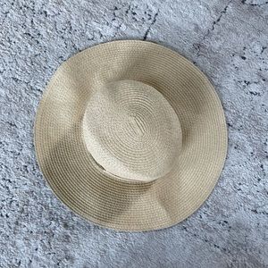 Floppy beach hat